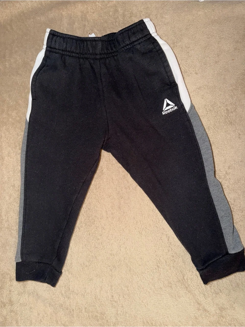 Reebok Heather Gray Crewneck Sweatshirt/Sweat Pants with Black Logo Set